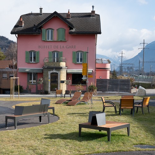 Aménagement extérieur et mobilier urbain, Place de la Gare, Commune de Saint-Léonard